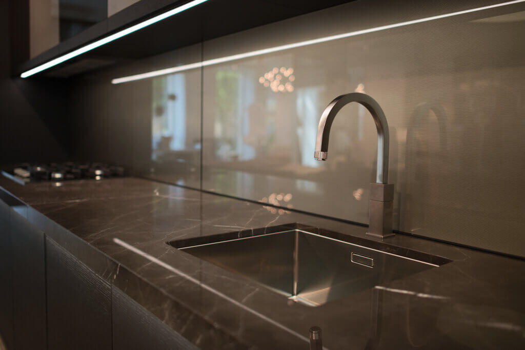 Plumbers 911 Are touchless kitchen faucets really worth the cost